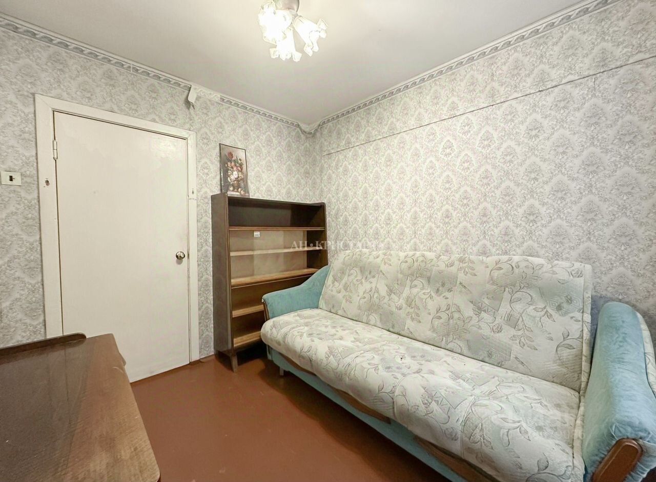 Продажа 4-комн квартиры на вторичном рынке Луга, улица Красной Артиллерии, 15