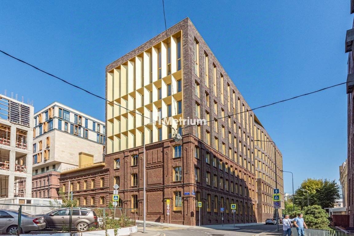 Продажа 4-комн квартиры на вторичном рынке Тессинский переулок, 1