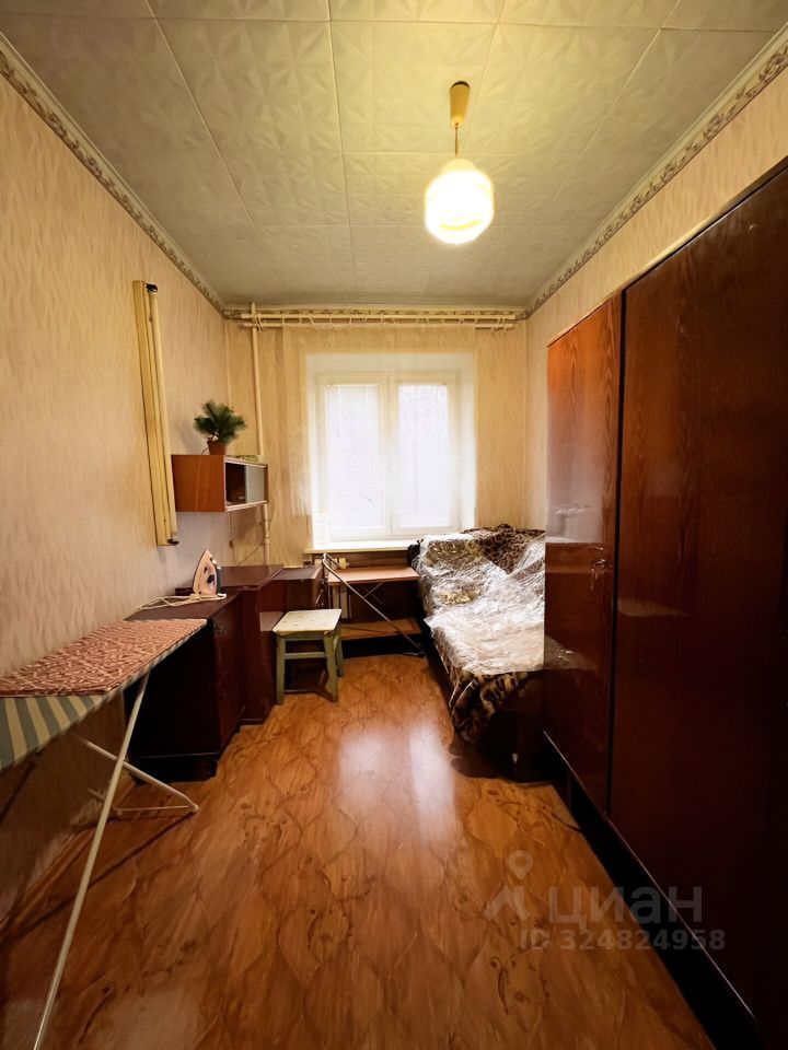 Продажа 2-комн квартиры на вторичном рынке Гатчина, улица Рощинская, 24