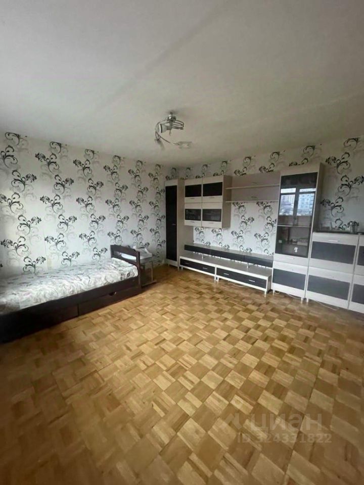 Продажа 2-комн квартиры на вторичном рынке Чехов, улица Полиграфистов, 27