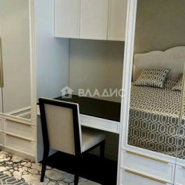 Продажа 2-комн квартиры на вторичном рынке Поклонная улица,  д. 9