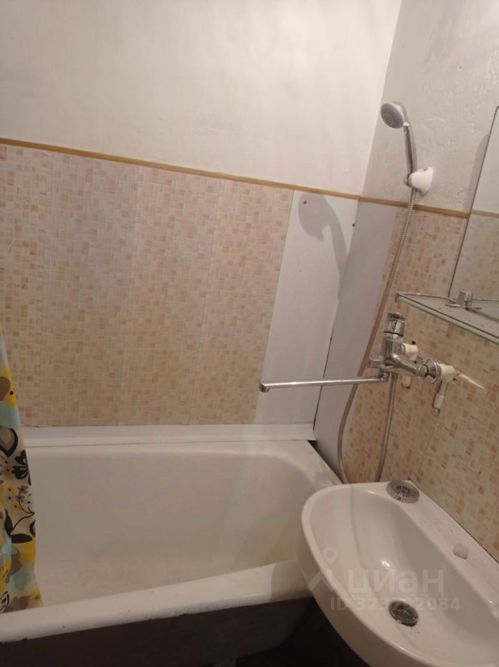 Продажа 2-комн квартиры на вторичном рынке пос. Цветковский, улица Подгорная, 11