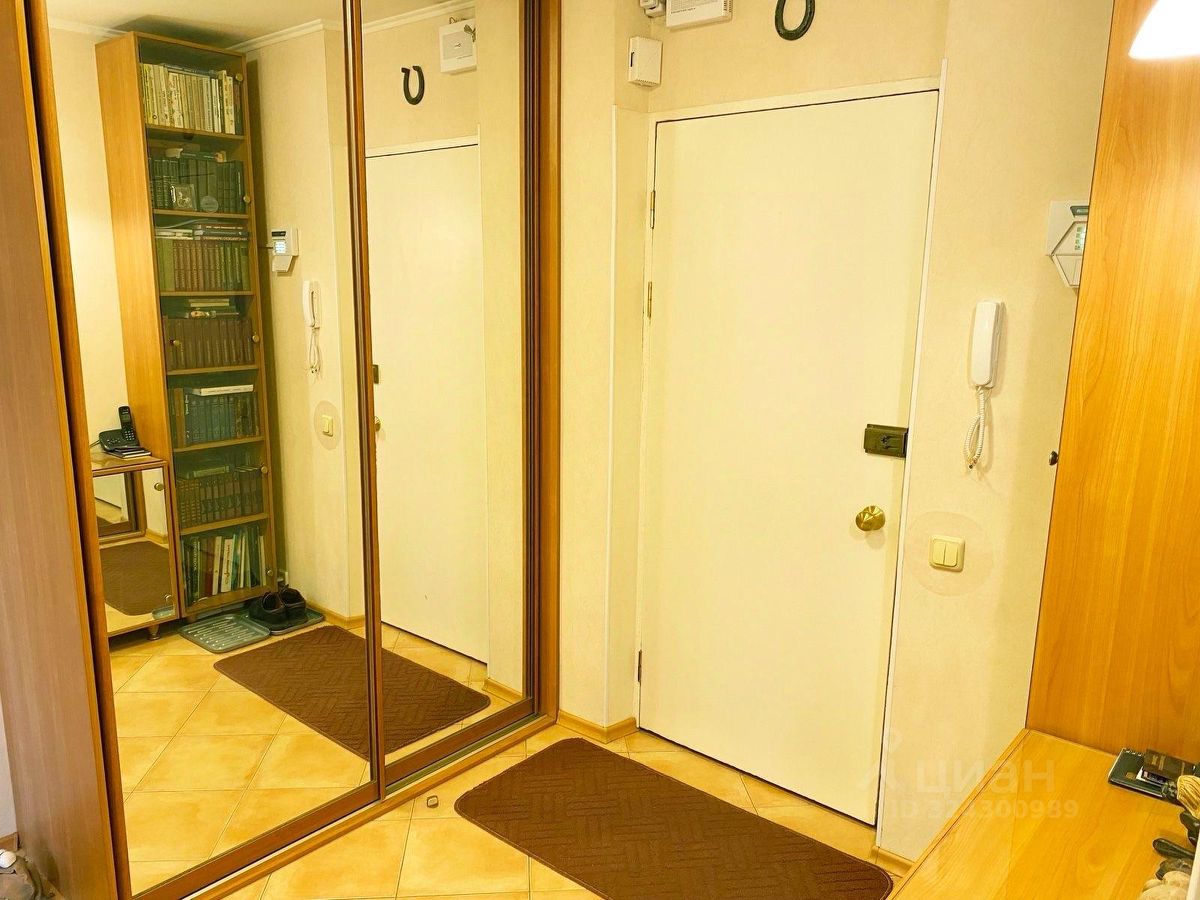 Продажа 3-комн квартиры на вторичном рынке Липецкая улица, 2/16