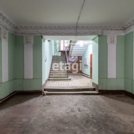 Продажа 4-комн квартиры на вторичном рынке Свечной пер,  д. 27