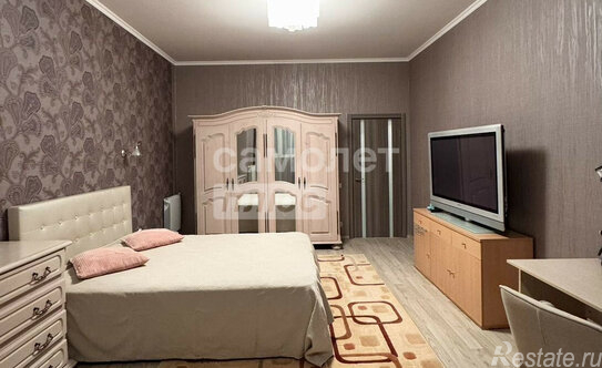 Продажа 4-комн квартиры на вторичном рынке улица Столетова