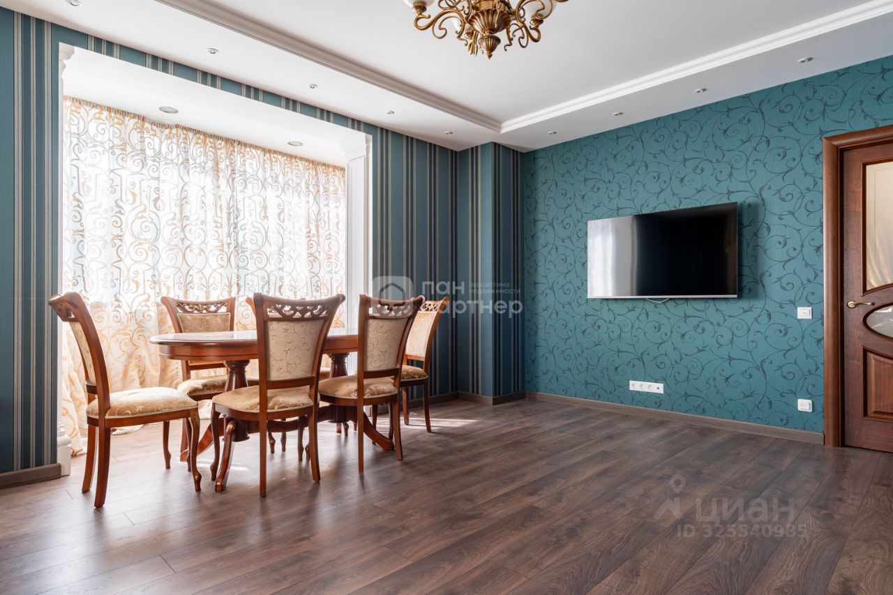 Продажа 3-комн квартиры на вторичном рынке Приморский проспект, 137к1