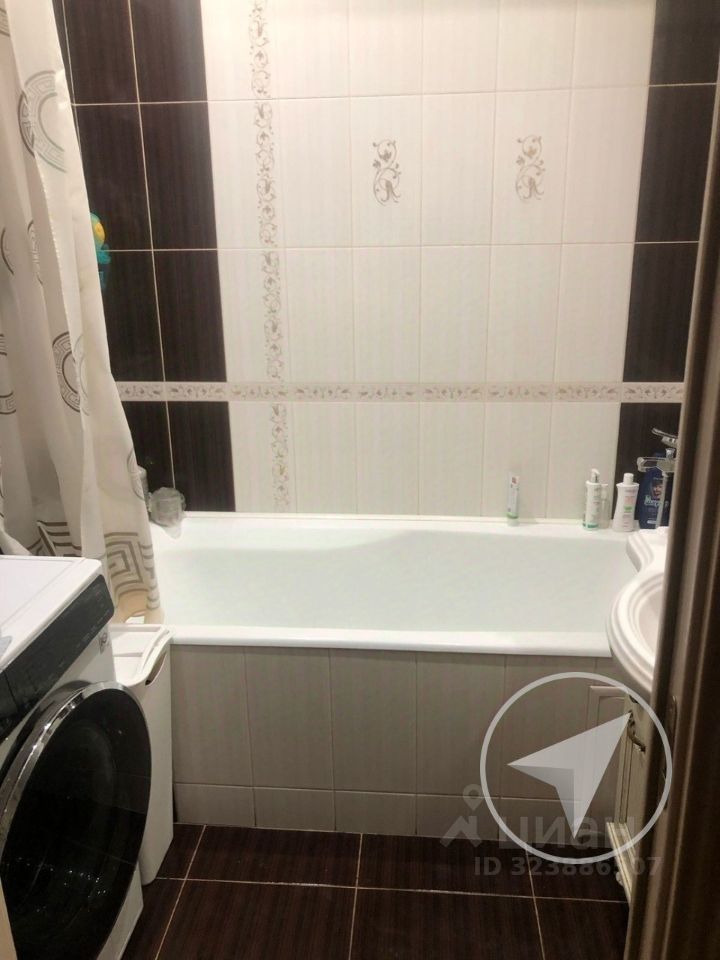 Продажа 3-комн квартиры на вторичном рынке улица Чистова, 16к4