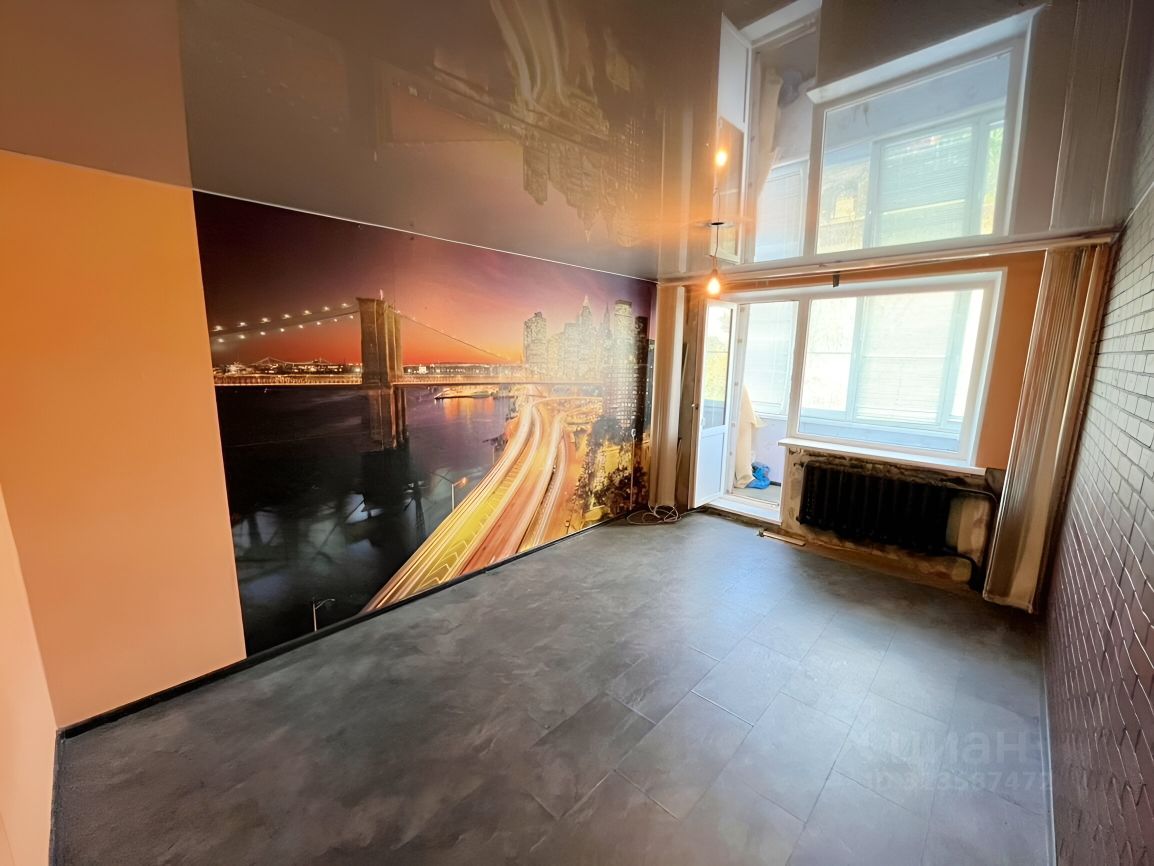 Продажа 3-комн квартиры на вторичном рынке Луга, улица Мелиораторов, 7