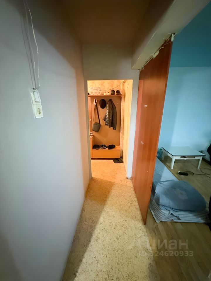 Продажа 2-комн квартиры на вторичном рынке улица Замшина, 35