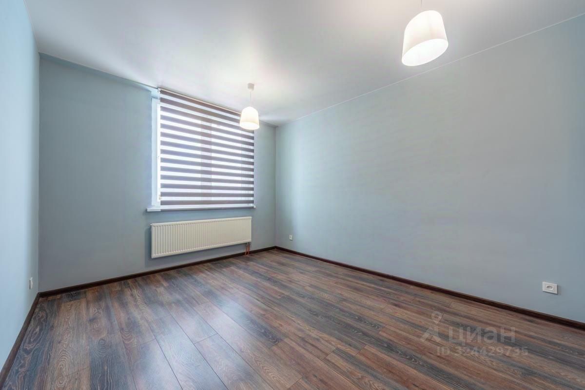 Продажа 2-комн квартиры на вторичном рынке улица Летчика Ульянина, 7А