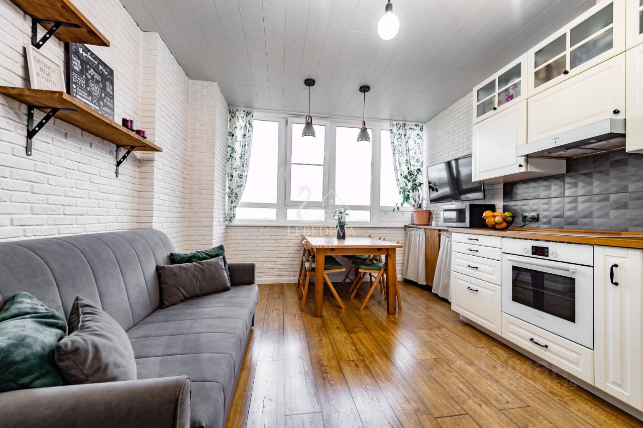 Продажа 3-комн квартиры на вторичном рынке улица Репищева, 10к2