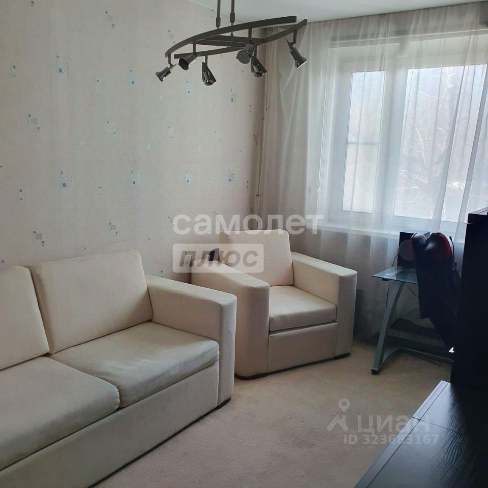 Продажа 3-комн квартиры на вторичном рынке улица Авиаторов, 6