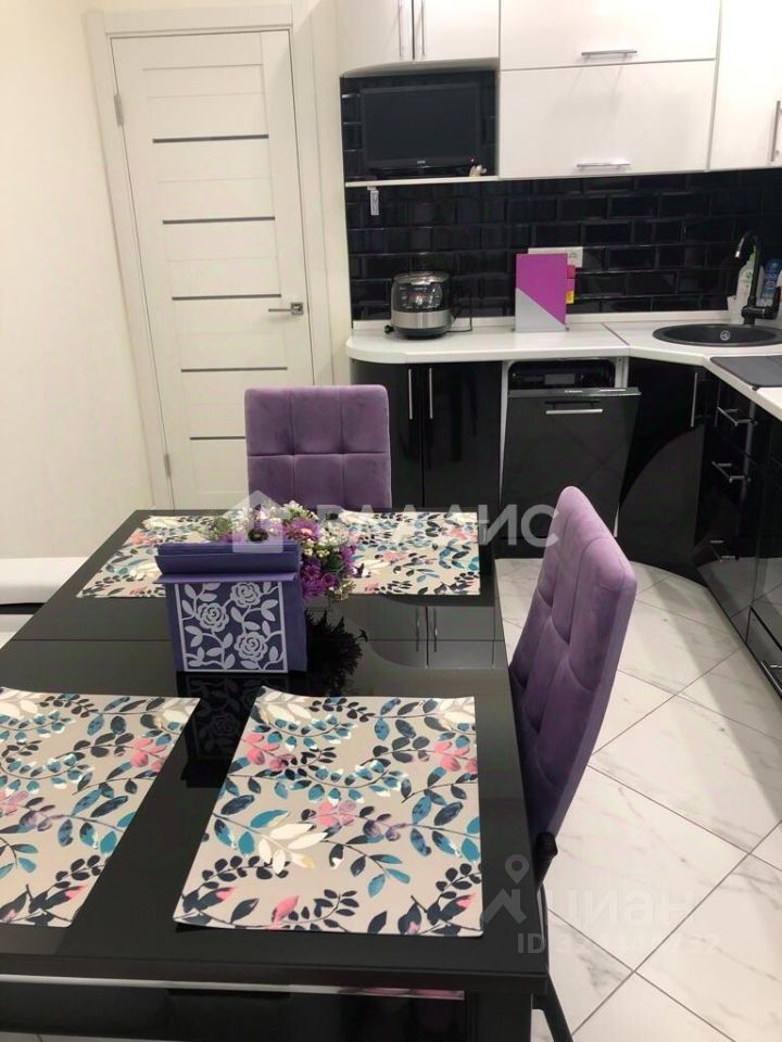 Продажа 2-комн квартиры на вторичном рынке Лопатино пгт, бульвар Солнечный,  д. 8