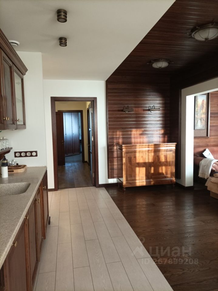 Аренда 4-комн квартиры на вторичном рынке Петрозаводская улица, 3