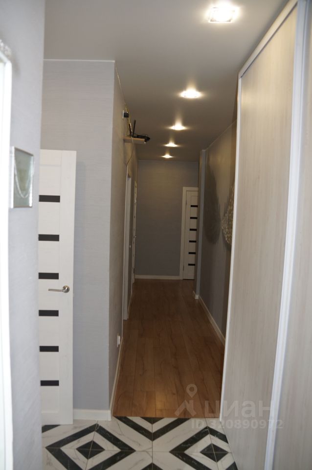 Продажа 3-комн квартиры на вторичном рынке Петергоф, Ропшинское шоссе, 3к2