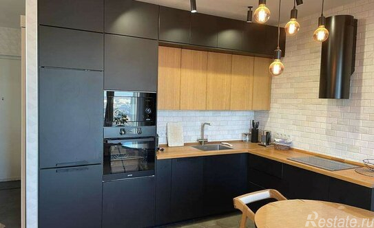 Продажа 3-комн квартиры на вторичном рынке Амурская ул