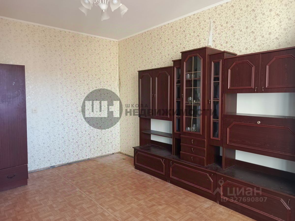 Продажа 2-комн квартиры на вторичном рынке улица Шаврова,  д. 15