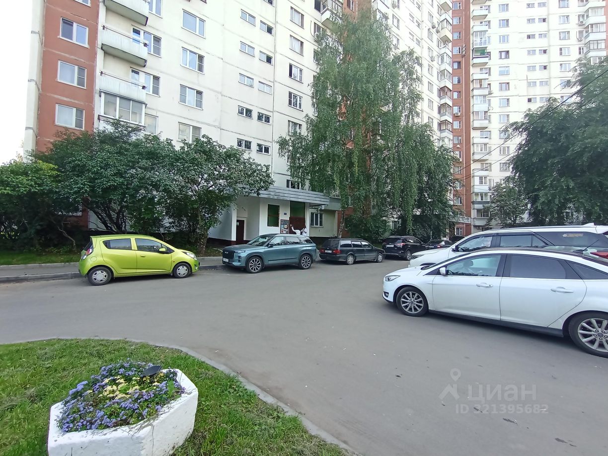 Продажа 2-комн квартиры на вторичном рынке улица Крылатские Холмы, 30К3