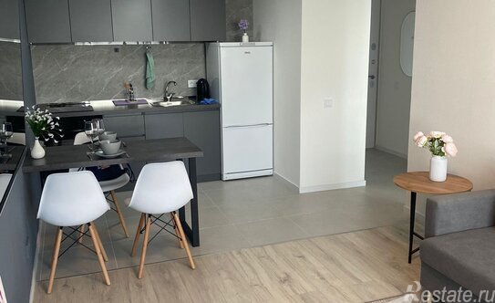 Продажа 2-комн квартиры на вторичном рынке улица Корнейчука,  д. 27