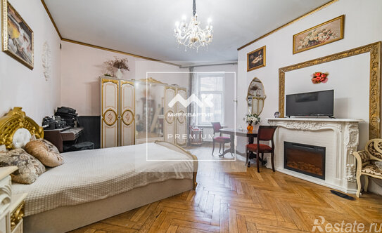 Продажа 4-комн квартиры на вторичном рынке Большой ПС пр-кт,  д. 74