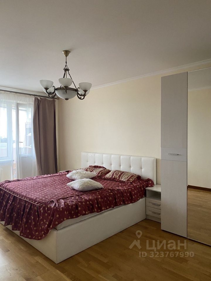 Продажа 2-комн квартиры на вторичном рынке Осенняя улица, 14