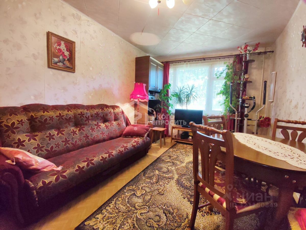 Продажа 2-комн квартиры на вторичном рынке Петергоф, улица Шахматова, 16