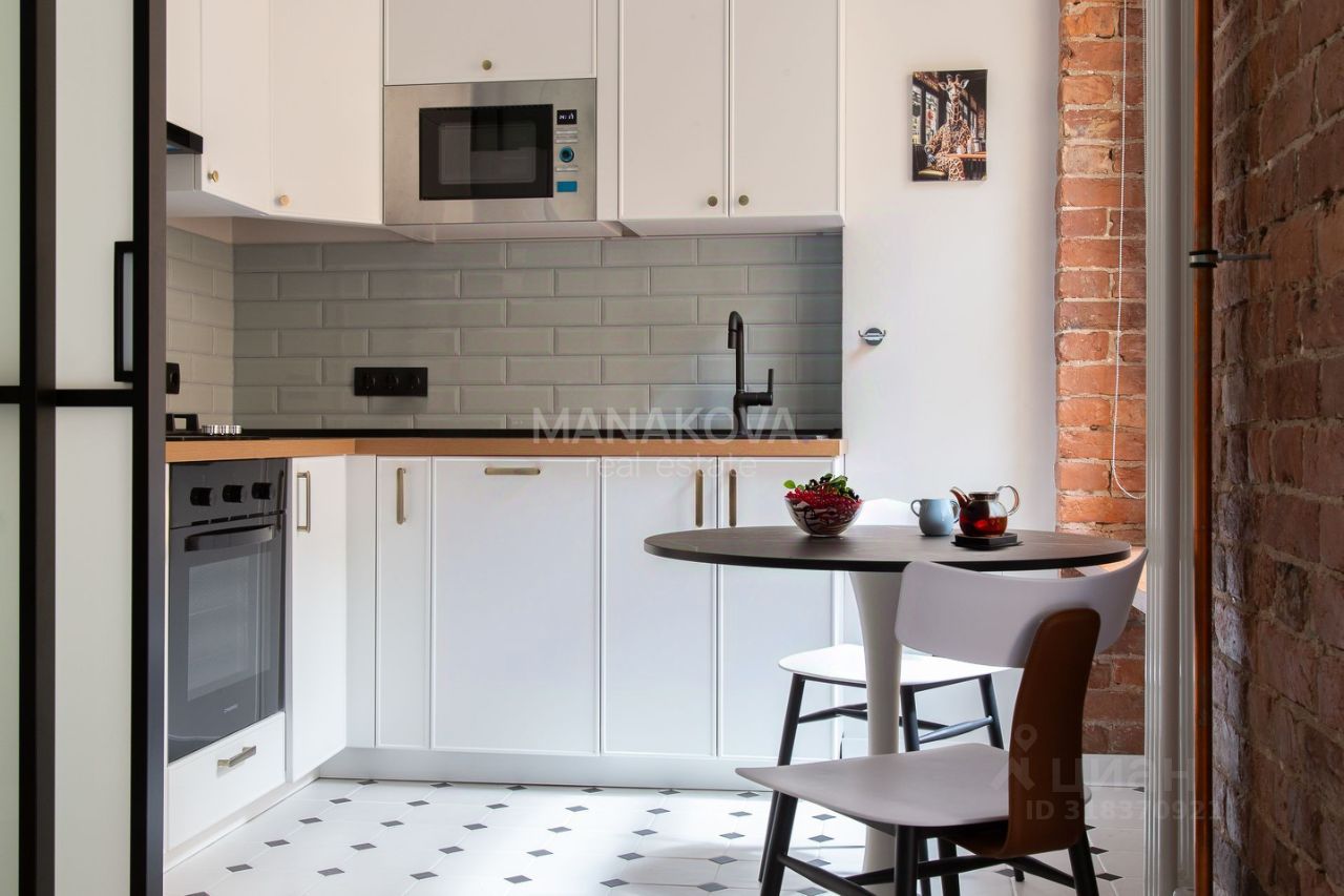 Продажа 2-комн квартиры на вторичном рынке переулок Басков, 26