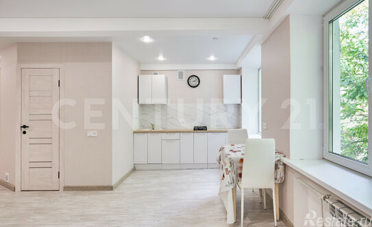 Продажа 2-комн квартиры на вторичном рынке Новоизмайловский проспект,  д. 17