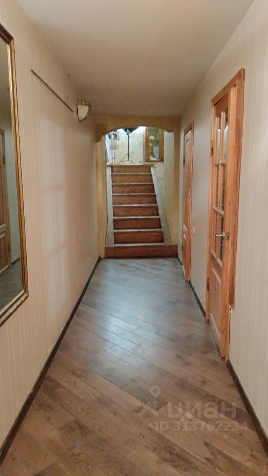 Продажа 2-комн квартиры на вторичном рынке Моховая улица, 30