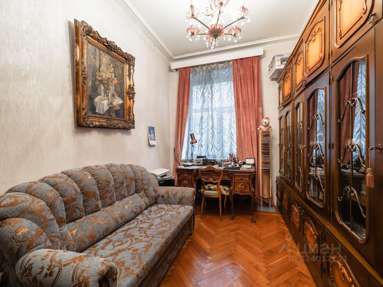 Продажа 3-комн квартиры на вторичном рынке Благовещенский переулок, 5