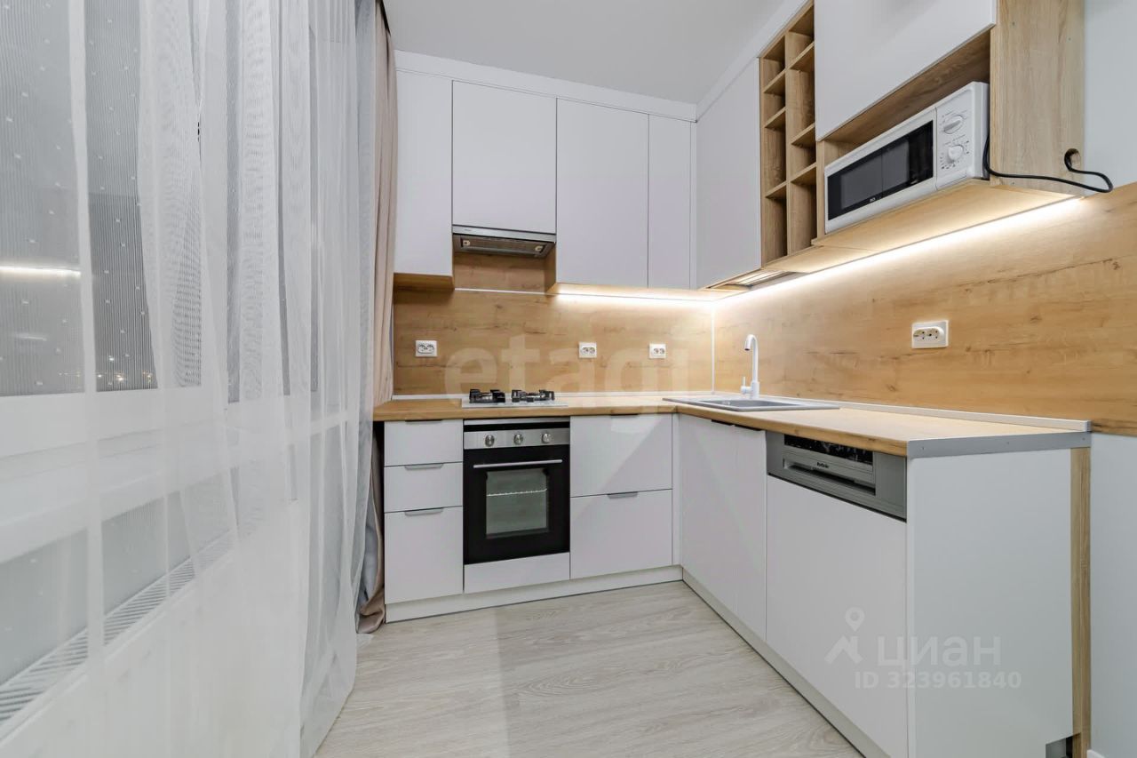 Продажа 2-комн квартиры на вторичном рынке проспект Науки, 73К2