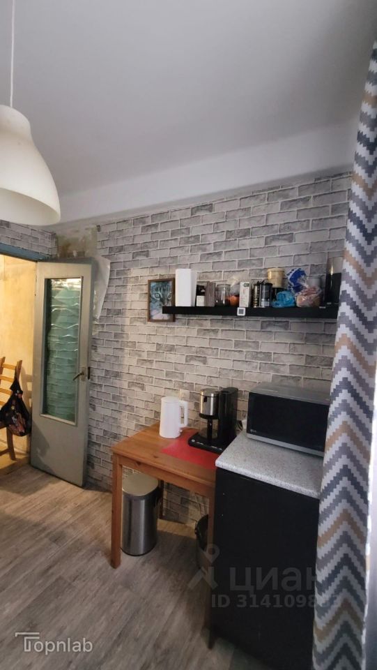 Продажа 4-комн квартиры на вторичном рынке Ленская улица, 1К1