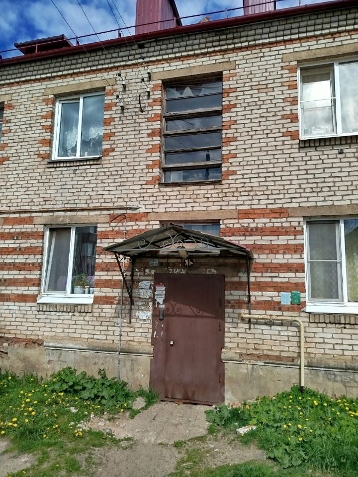 Продажа 2-комн квартиры на вторичном рынке д. Кисельня, улица Центральная, 3