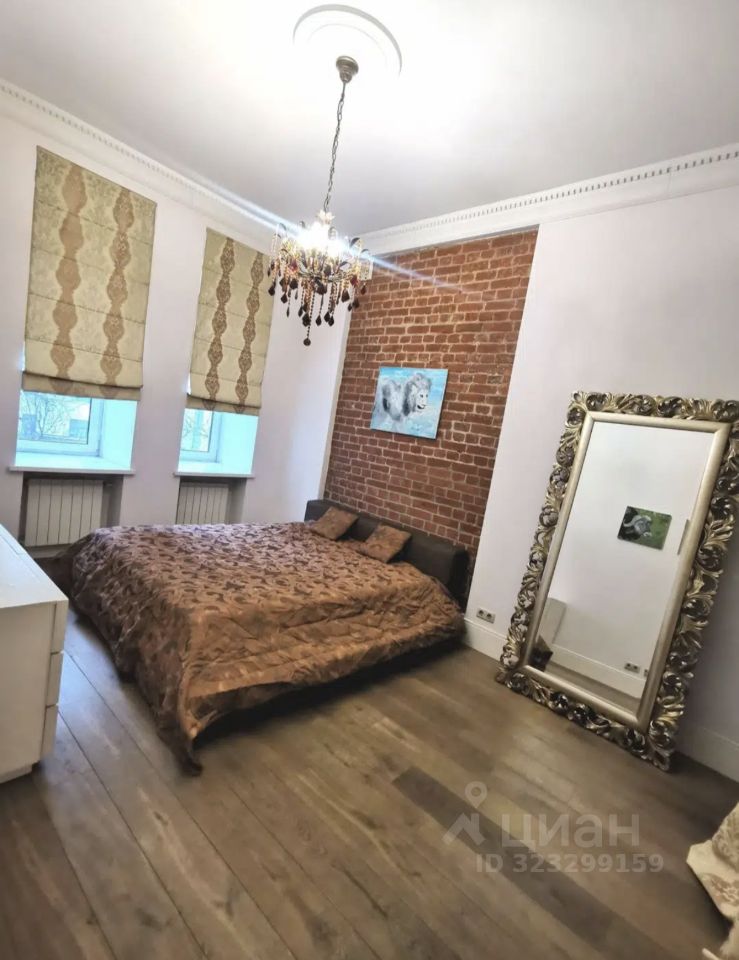 Продажа 2-комн квартиры на вторичном рынке улица Бурденко, 8/1