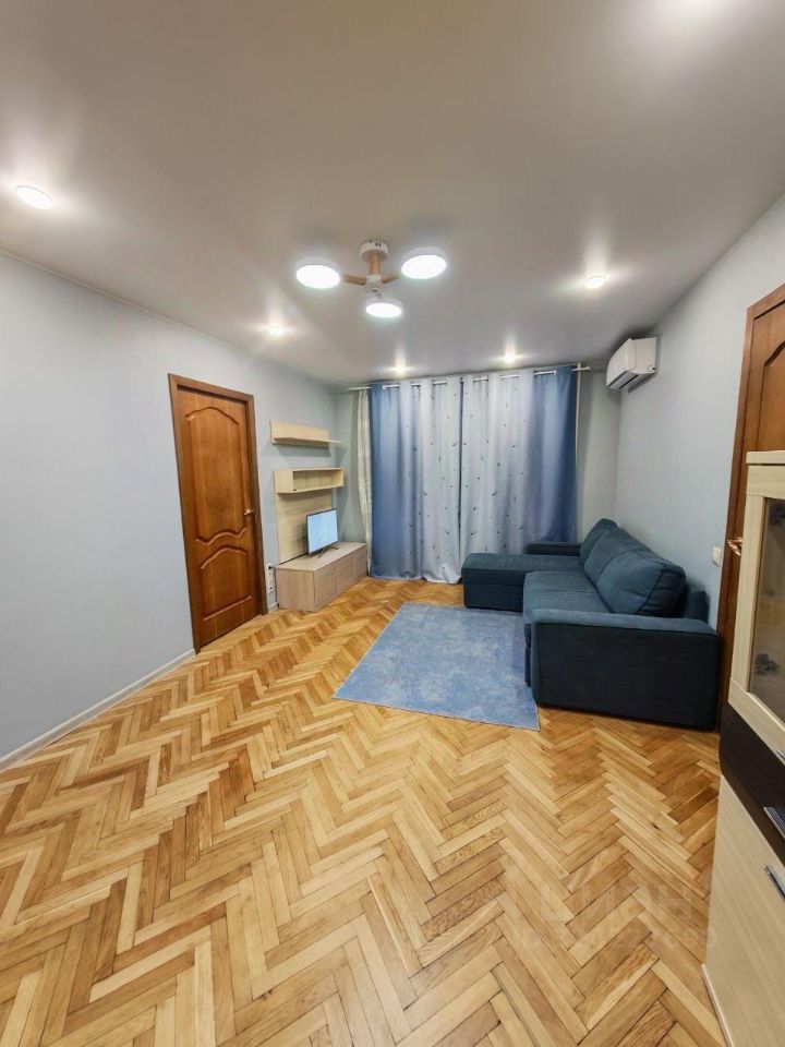 Аренда 2-комн квартиры на вторичном рынке Ельнинская улица, 18К1