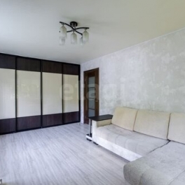 Продажа 2-комн квартиры на вторичном рынке Хуторская 1-я ул,  д. 8,  к. 1