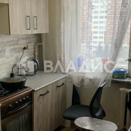 Продажа 3-комн квартиры на вторичном рынке Феодосийская улица,  д. 4