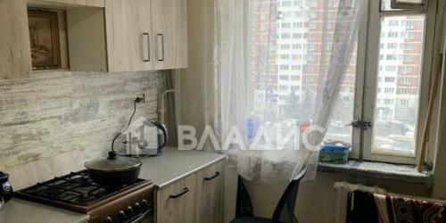 3-комн квартира Феодосийская улица,  д. 4