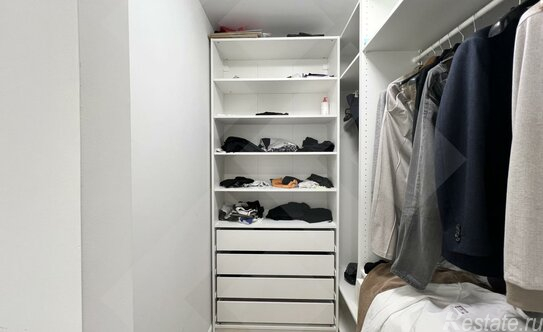 Продажа 2-комн квартиры на вторичном рынке улица Василисы Кожиной