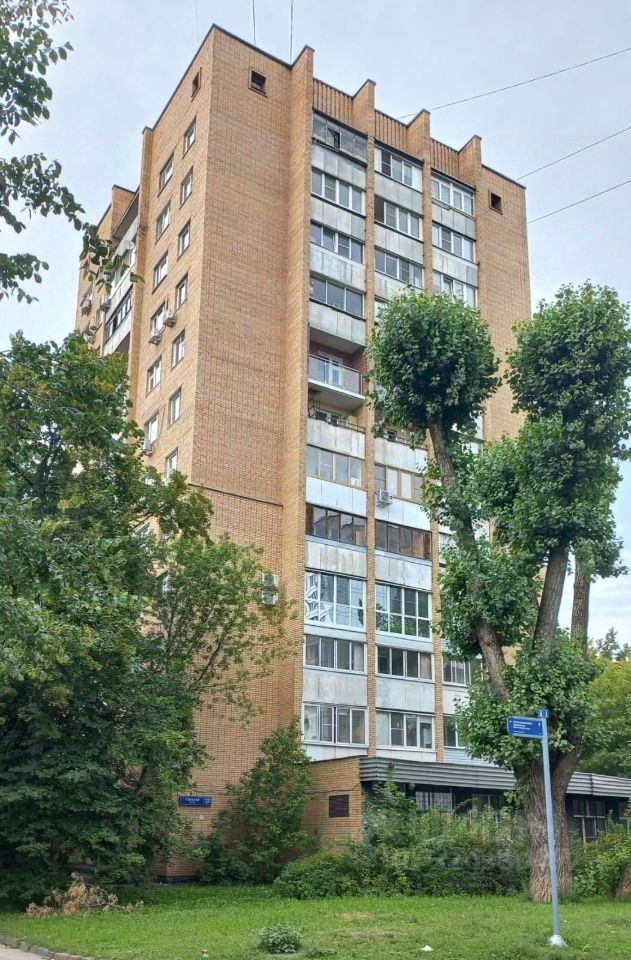 Продажа 2-комн квартиры на вторичном рынке улица Гамалеи, 23К2