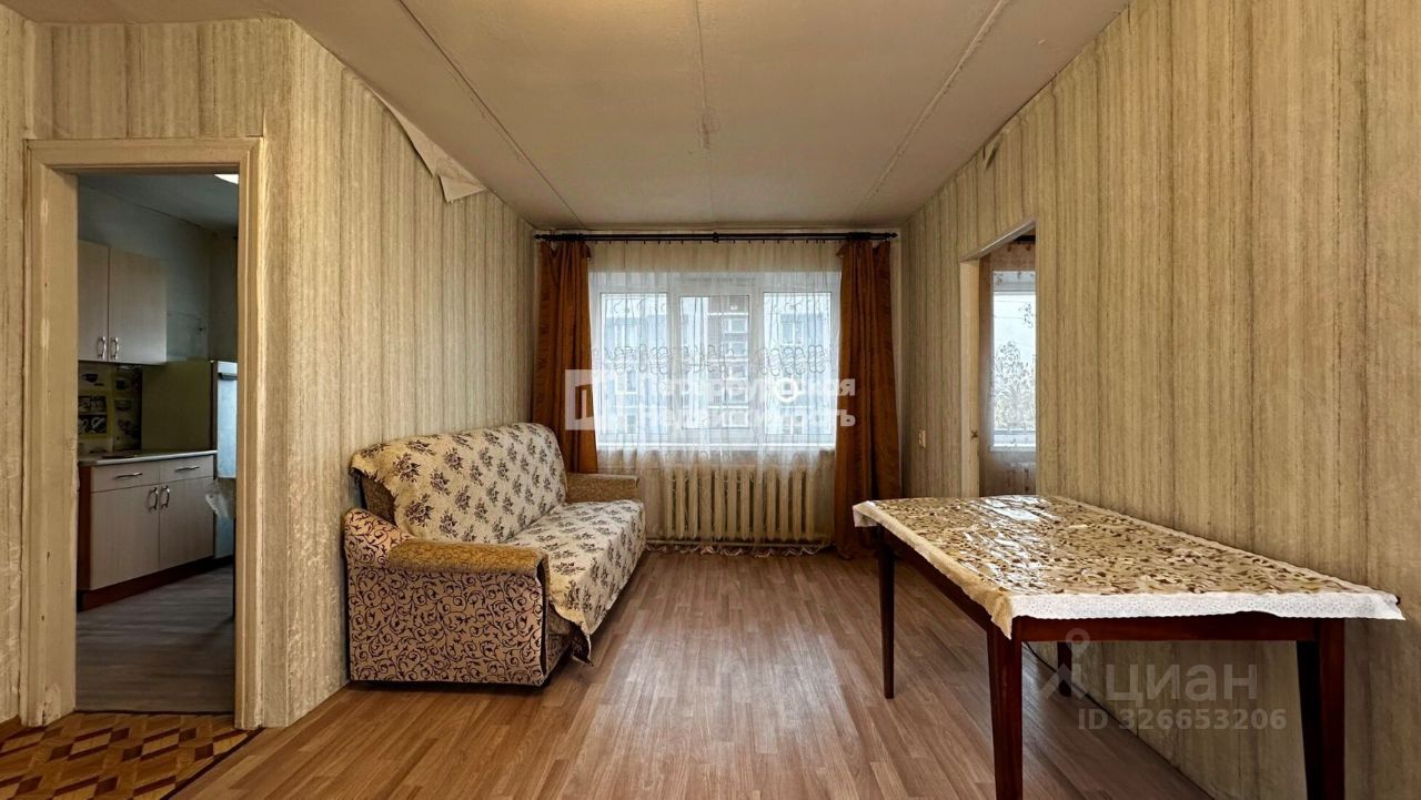 Продажа 2-комн квартиры на вторичном рынке д. Гостицы, 3