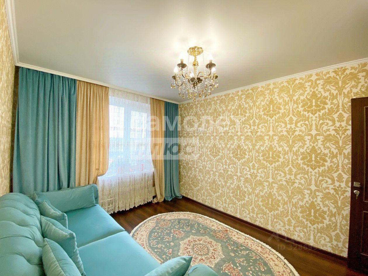 Продажа 2-комн квартиры на вторичном рынке улица Авиаторов, 11К1