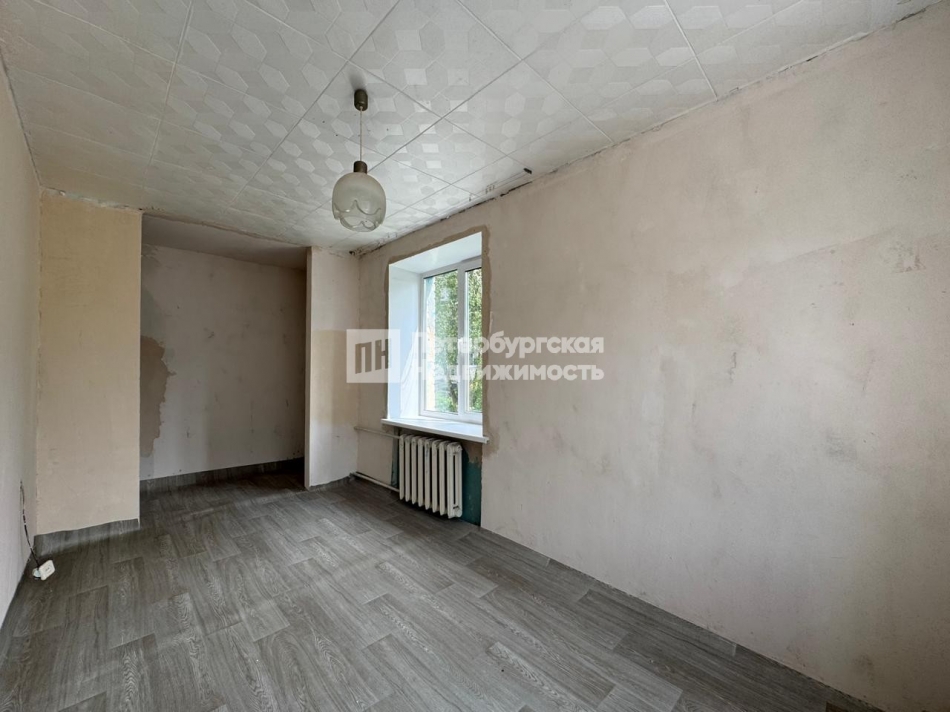 Продажа 2-комн квартиры на вторичном рынке поселок Лукаши, поселок Лукаши, ул Ижорская, д 4