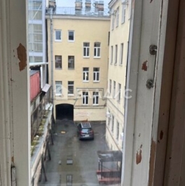 Продажа 2-комн квартиры на вторичном рынке Лиговский пр-кт,  д. 72