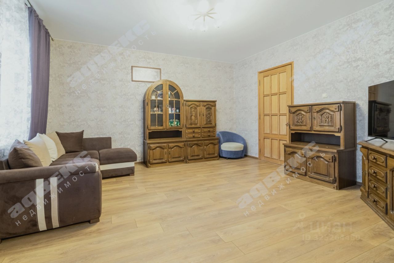 Продажа 4-комн квартиры на вторичном рынке Октябрьская набережная, 98К1