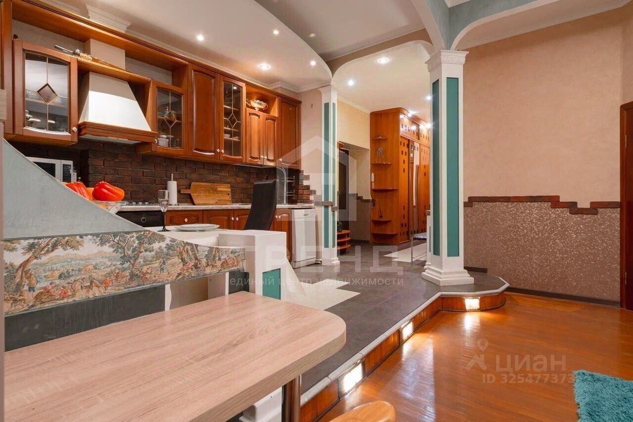 Продажа 3-комн квартиры на вторичном рынке Приморский проспект, 22