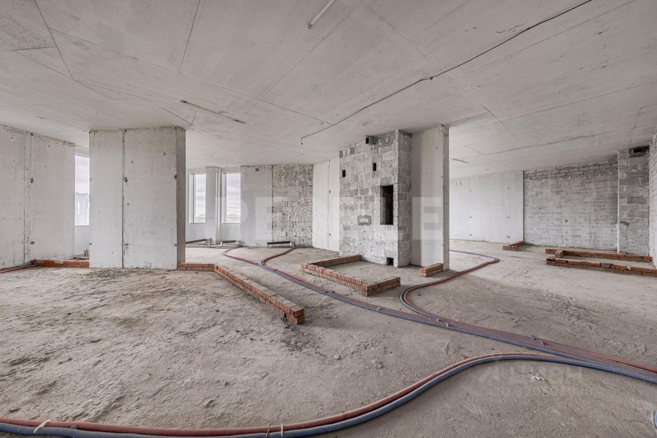 Продажа 4-комн квартиры на вторичном рынке Мосфильмовская улица, 8с1