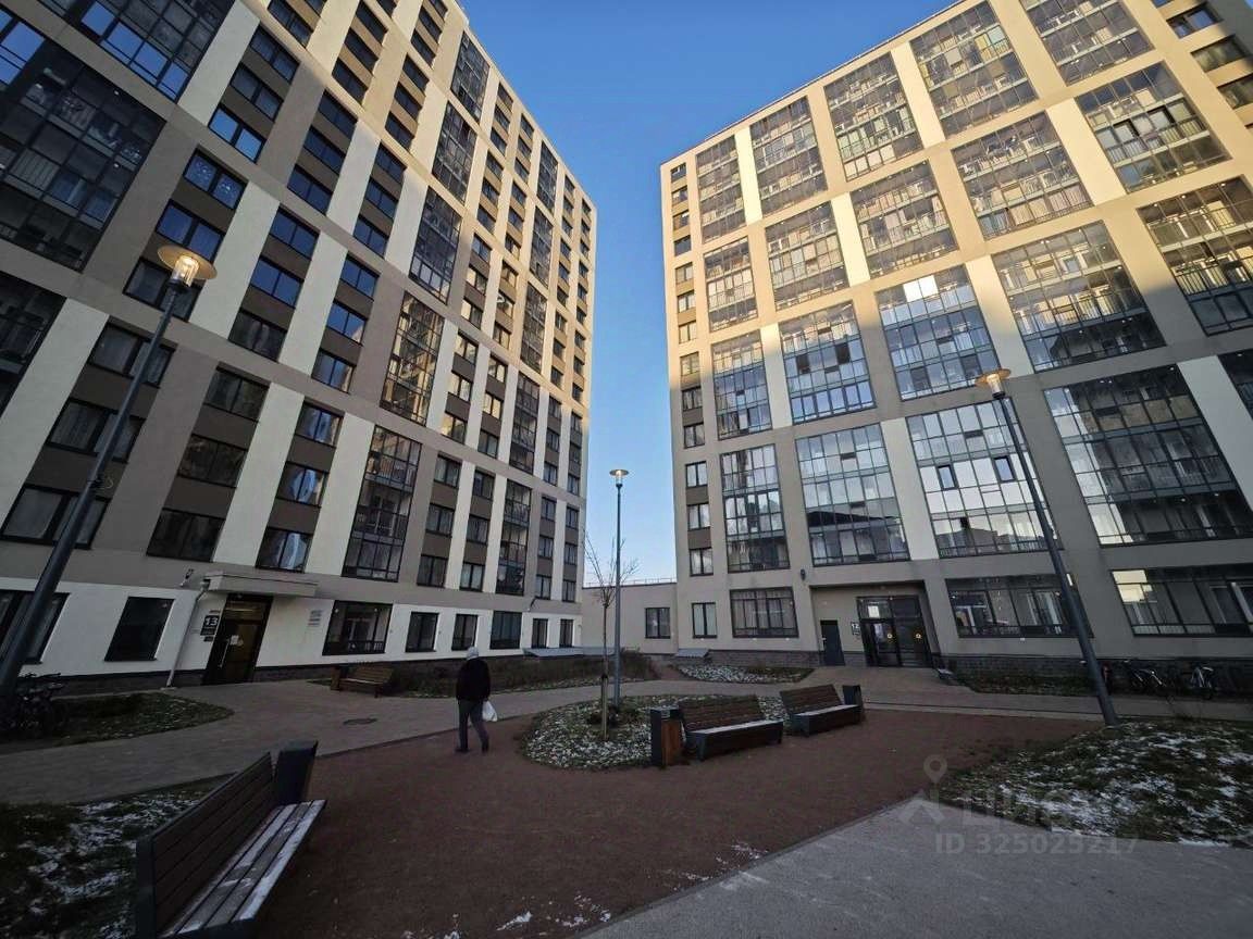 Продажа 2-комн квартиры на вторичном рынке пос. Парголово, дорога Михайловская, 14к1