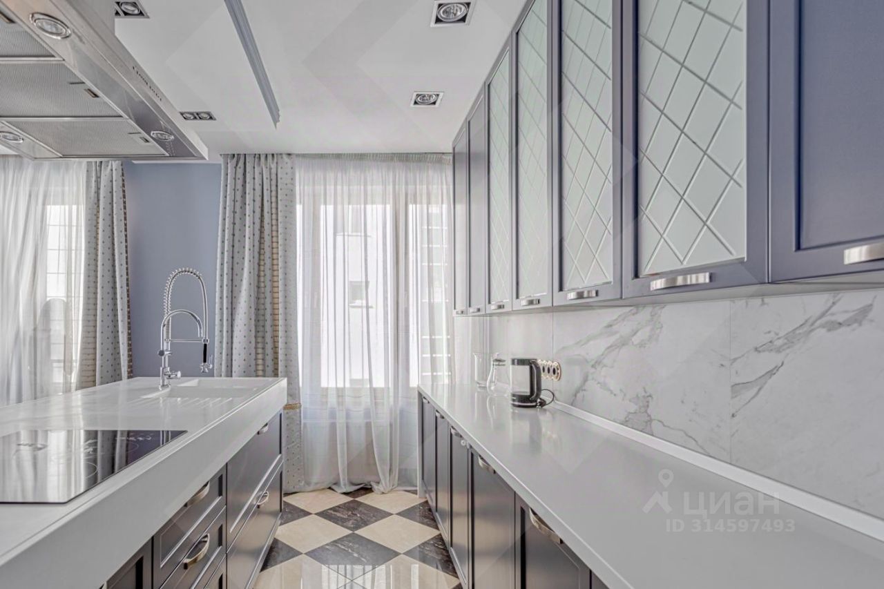 Продажа 3-комн квартиры на вторичном рынке Страстной бульвар, 10к1