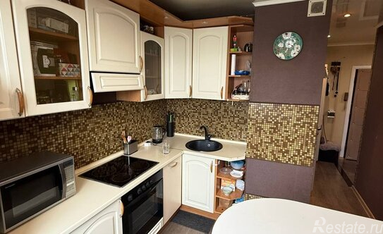 Продажа 2-комн квартиры на вторичном рынке Фруктовая улица,  д. 8 к1